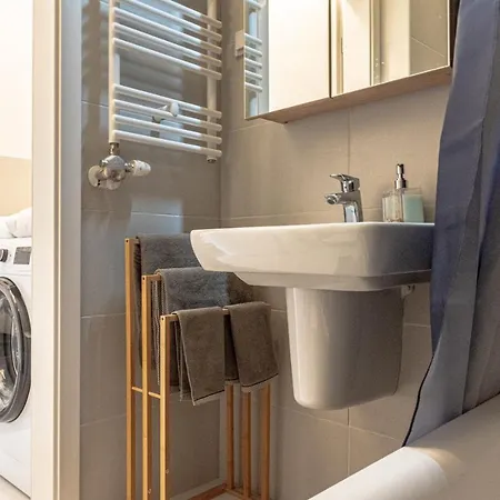 Dob36 With Free Private Parking And Balcony 公寓 *