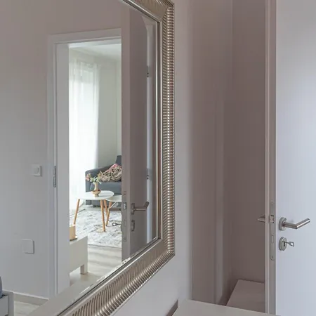 Dob36 With Free Private Parking And Balcony דירה