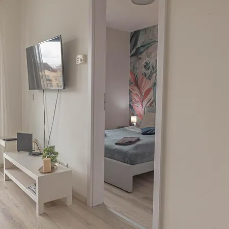 Dob36 With Free Private Parking And Balcony דירה בודפשט