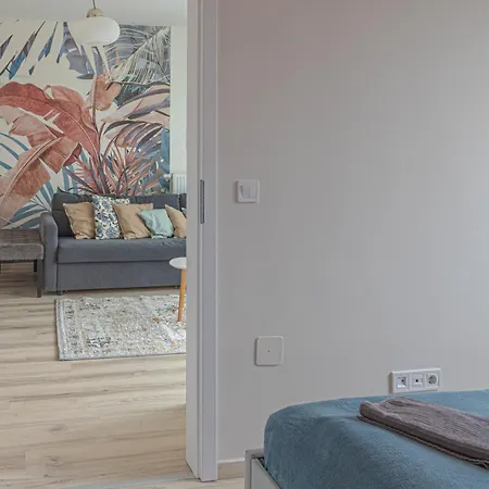 Dob36 With Free Private Parking And Balcony *