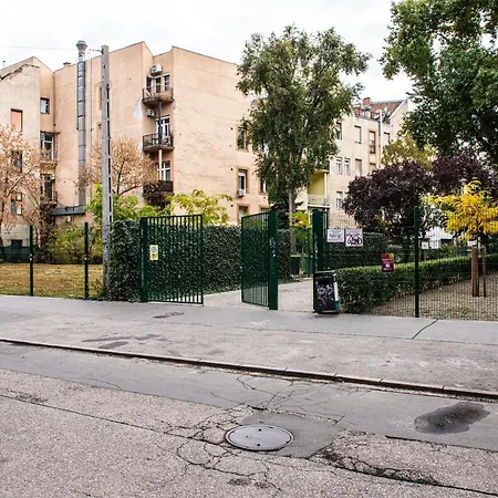 Dob36 With Free Private Parking And Balcony Daire Budapeşte